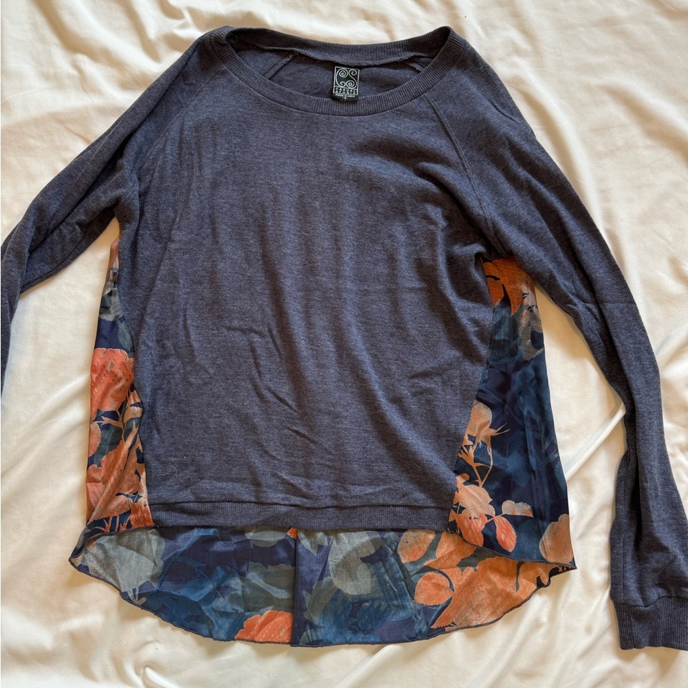Long sleeve top for women